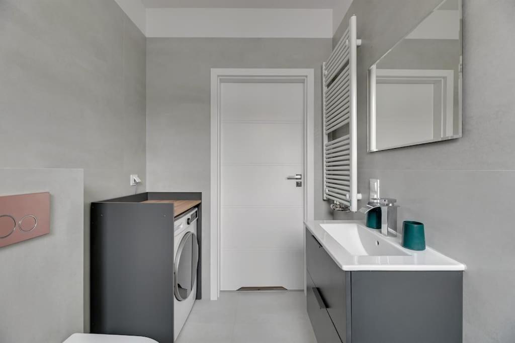 Studio Sw Piotra W Gdyni By Grand Apartments Gdynia Exterior foto